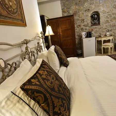 Trikalon Muses Art Suites