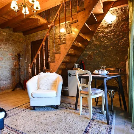Trikalon Muses Art Suites * Synikia Mesi Trikalon